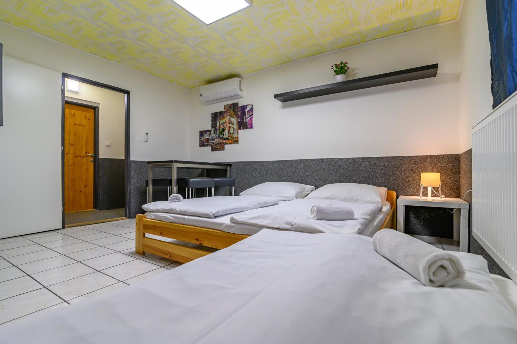 Hostel Seven Prága Kültér fotó
