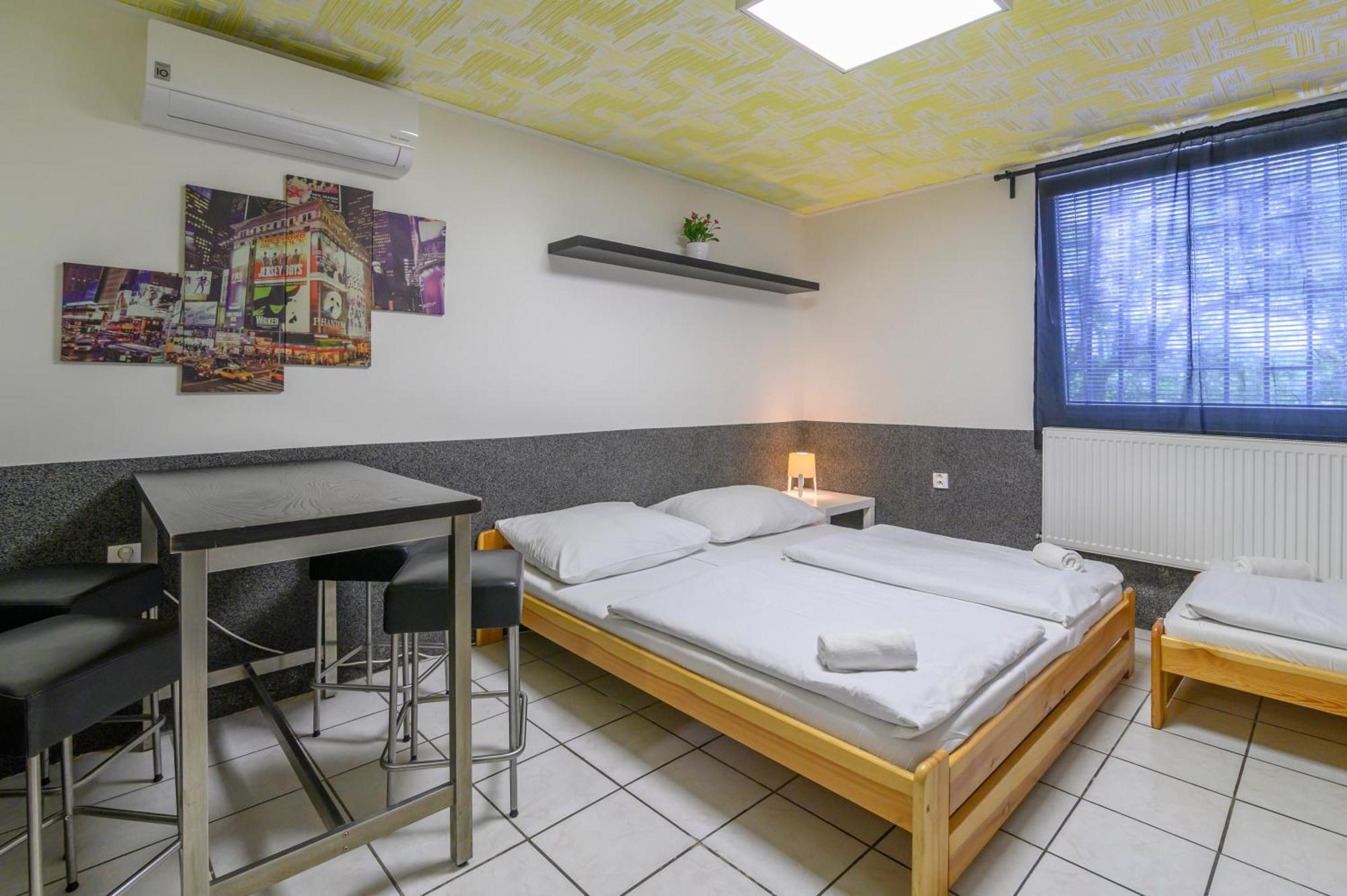 Hostel Seven Prága Kültér fotó