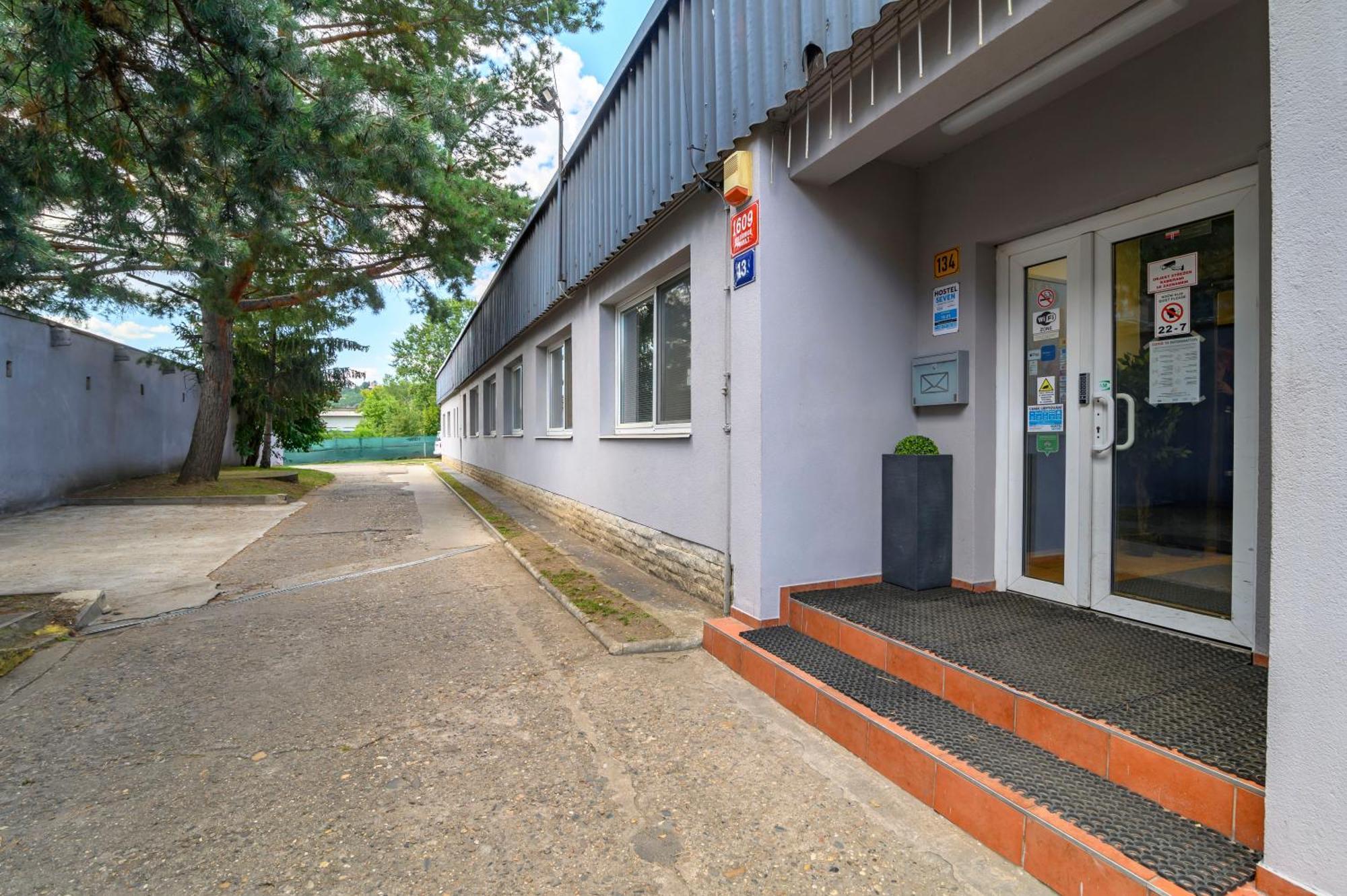 Hostel Seven Prága Kültér fotó