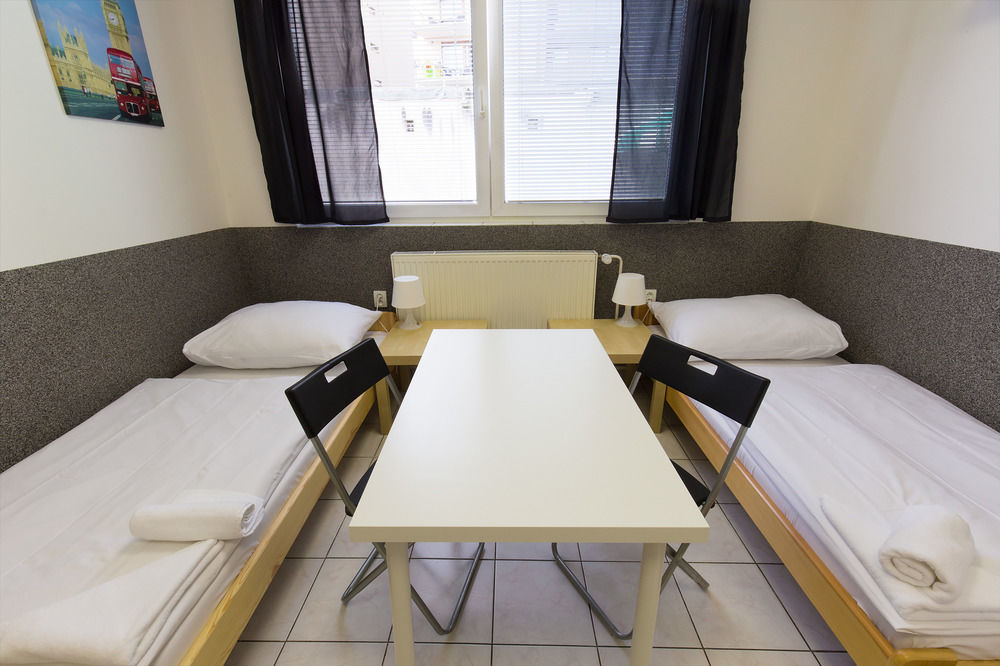 Hostel Seven Prága Kültér fotó